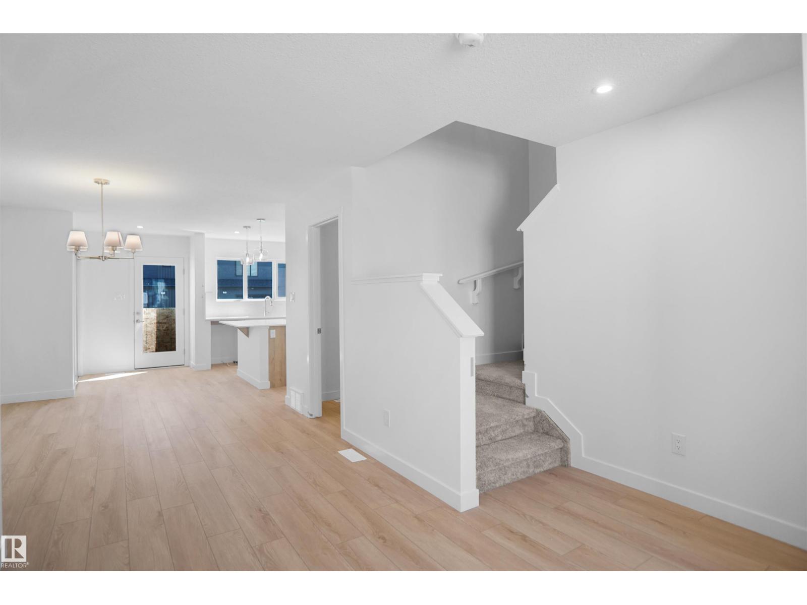 19445 22 AV NW - 6