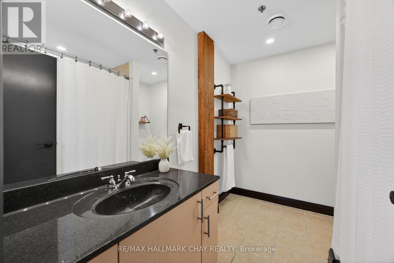 #106 543 TIMOTHY STREET - 22