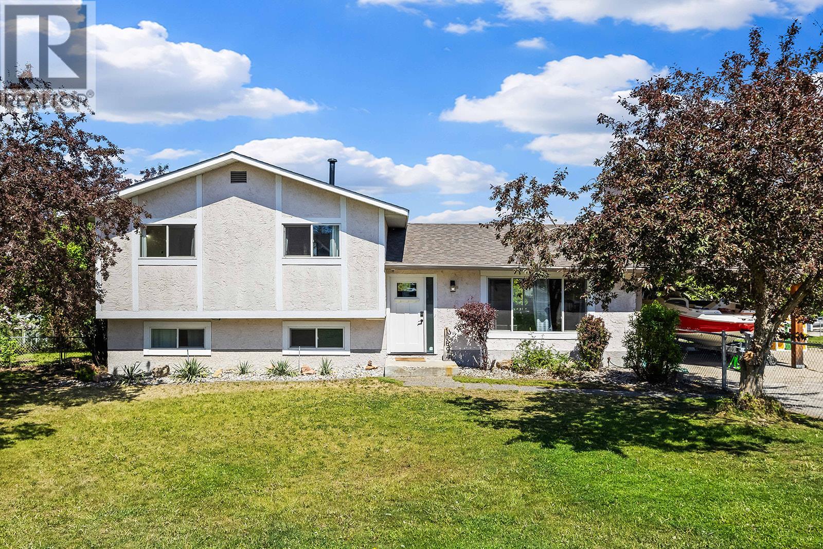 10694 Bonnie Drive, Lake Country