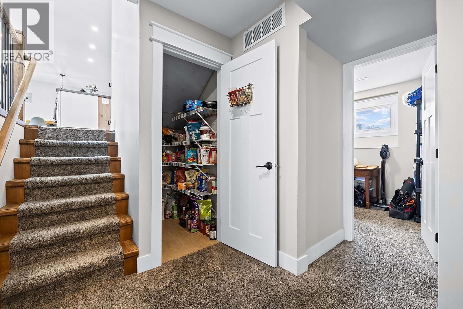 10694 Bonnie Drive, Lake Country