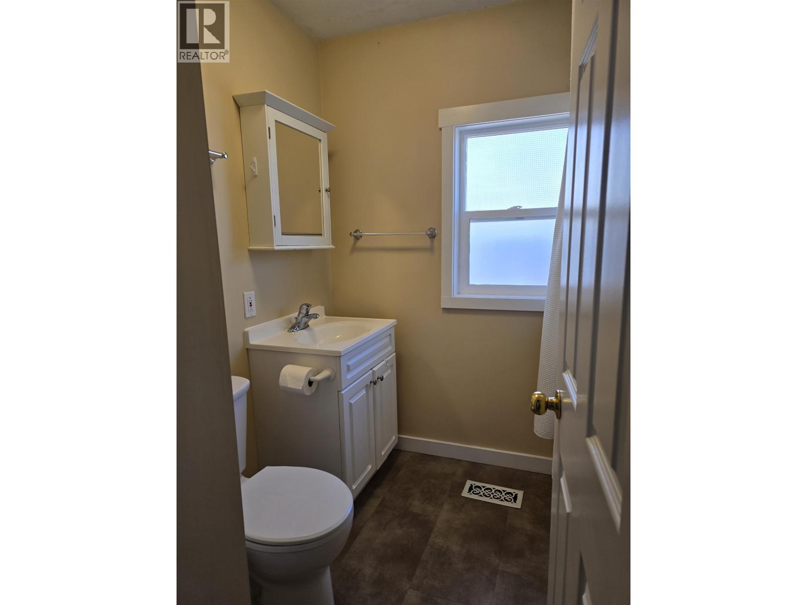 2020 ROSS CRESCENT - 11