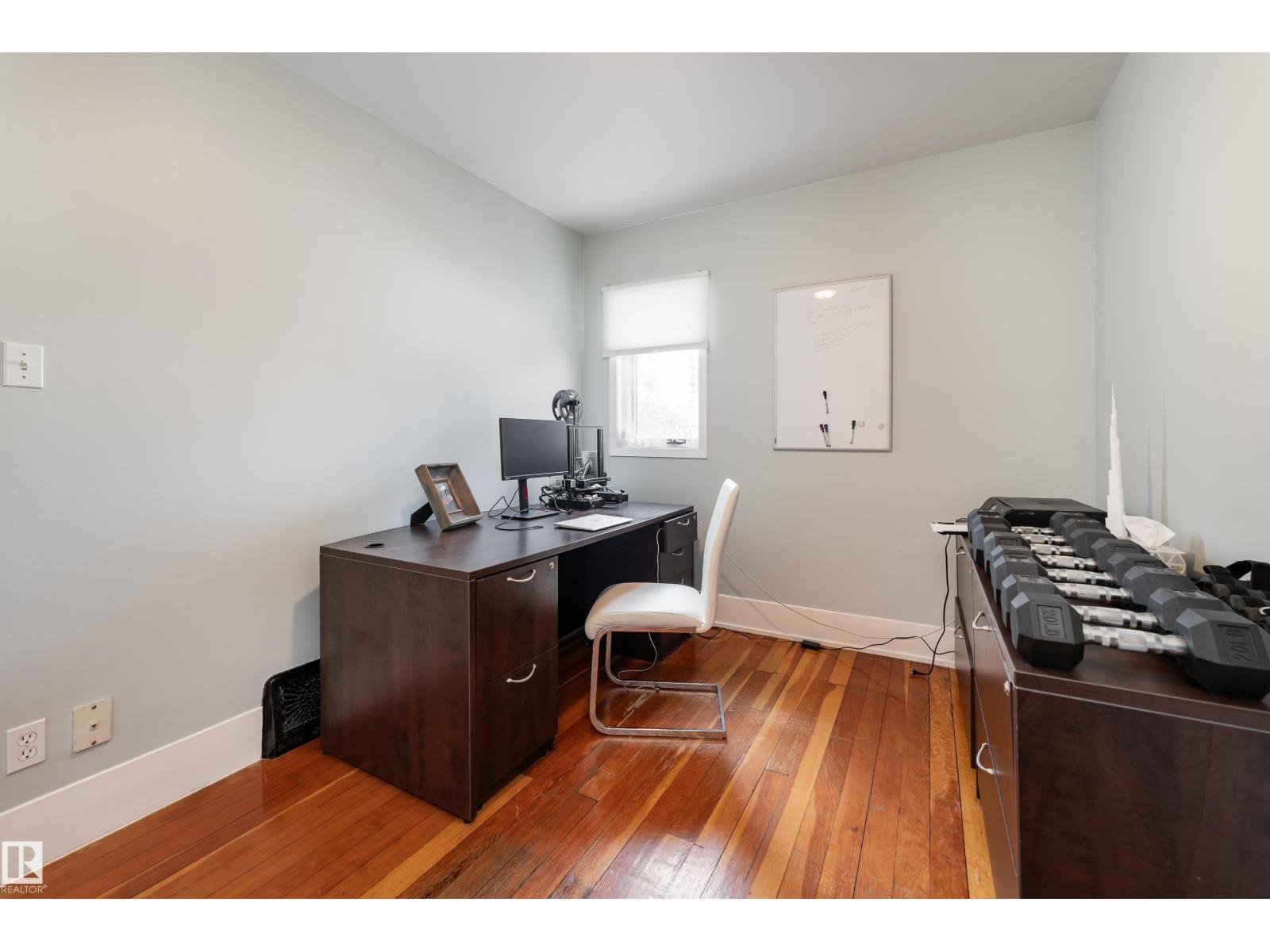 10956 81 AV NW - 27