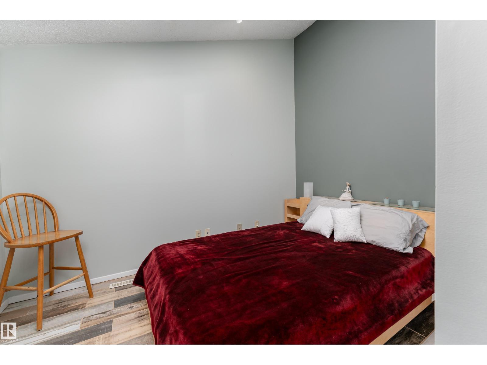 10956 81 AV NW - 14