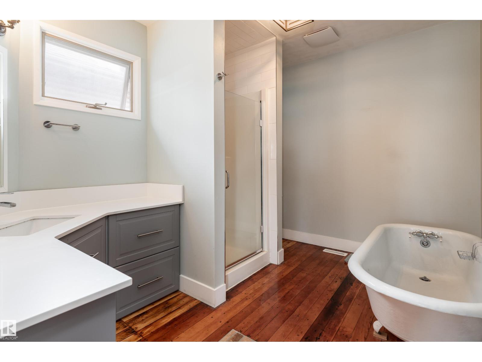 10956 81 AV NW - 21