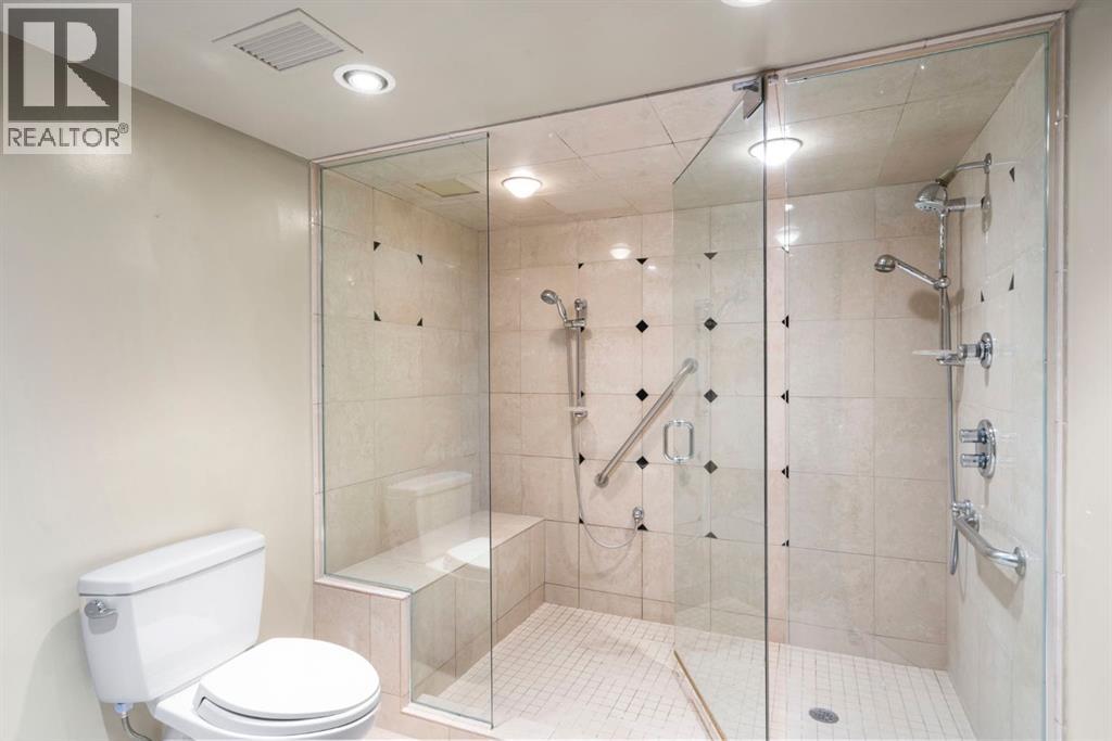 #902A 500 Eau Claire Avenue SW - 32