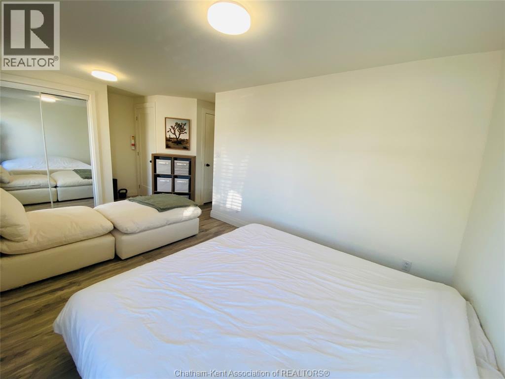 21023 Charing Cross ROAD - Image 11