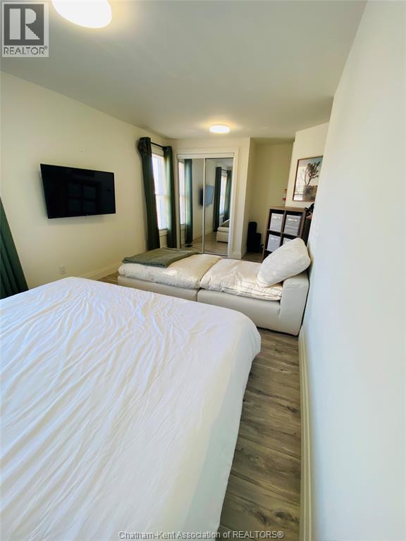 21023 Charing Cross ROAD - Image 12