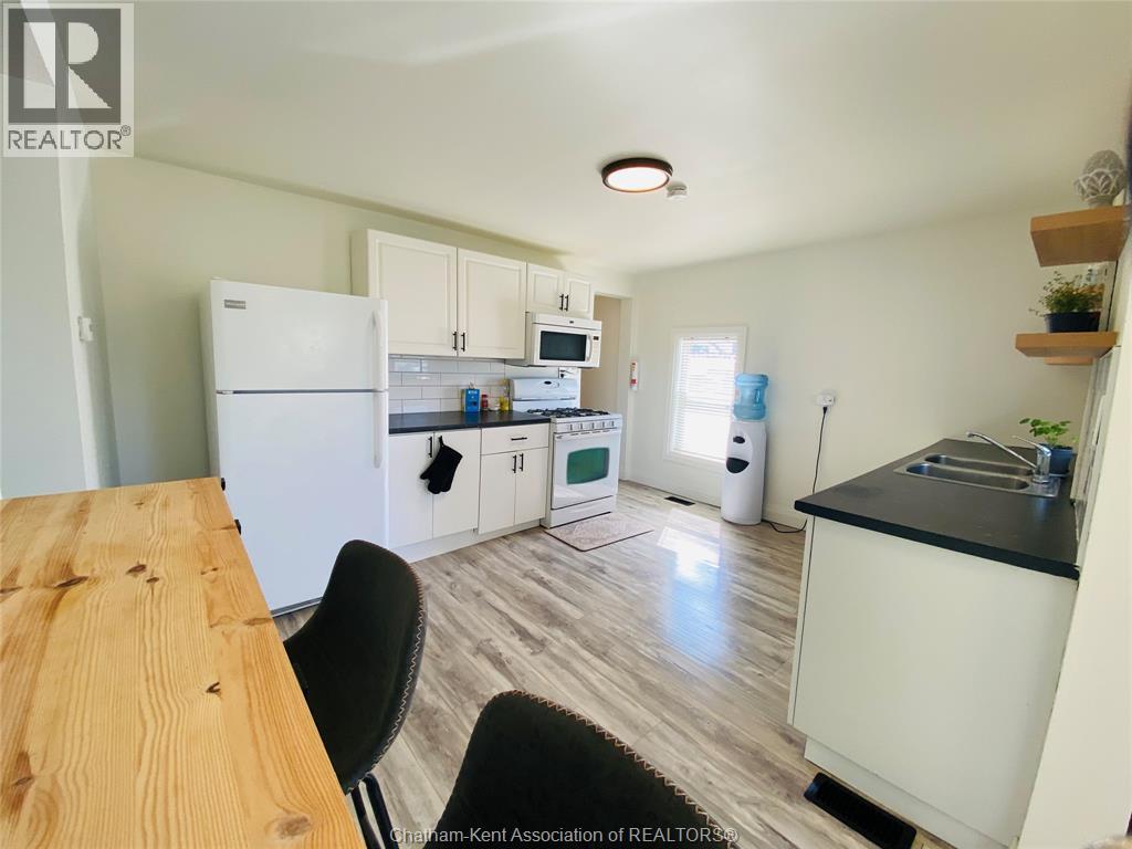 21023 Charing Cross ROAD - Image 3