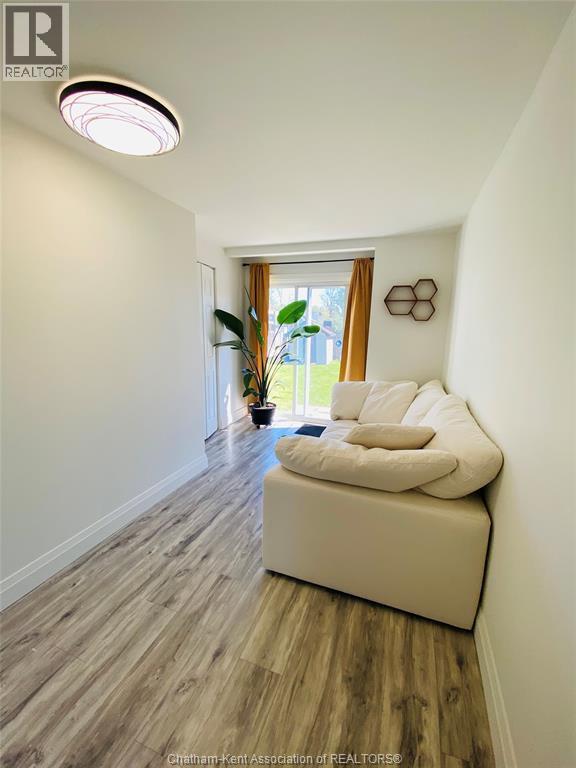 21023 Charing Cross ROAD - Image 7