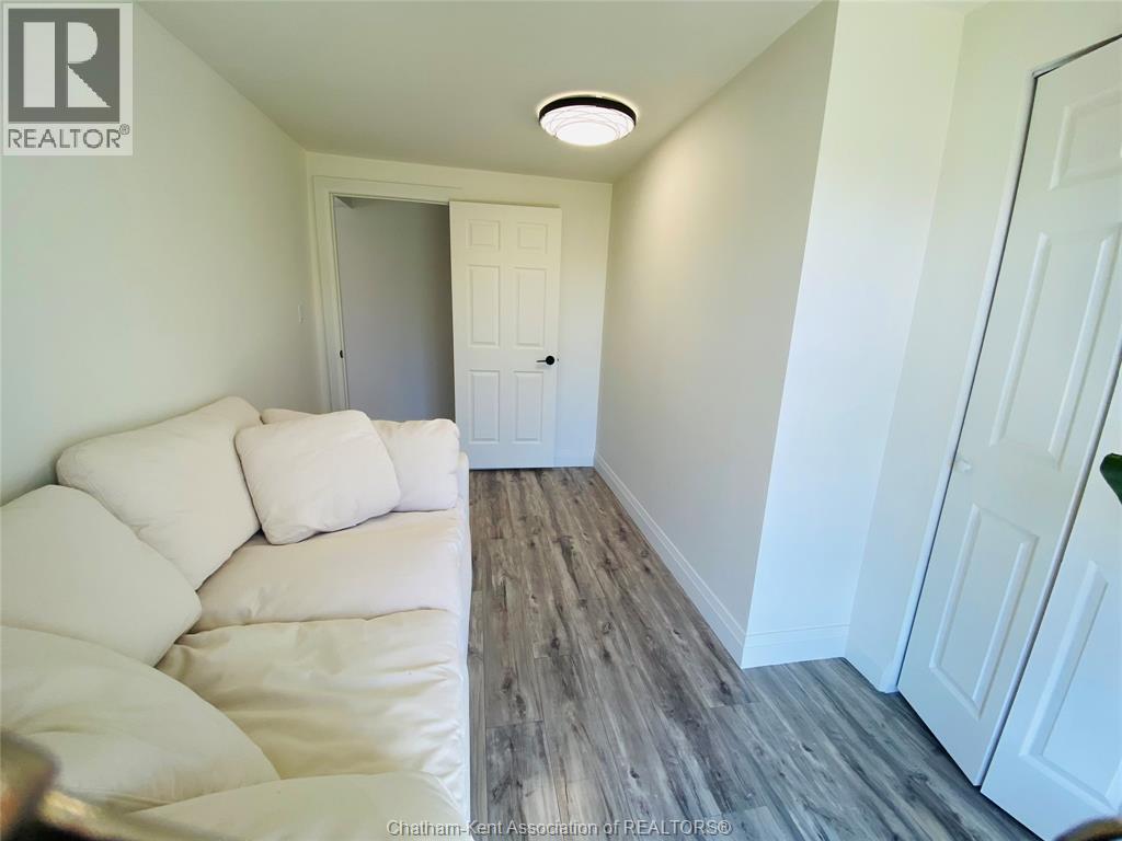 21023 Charing Cross ROAD - Image 8