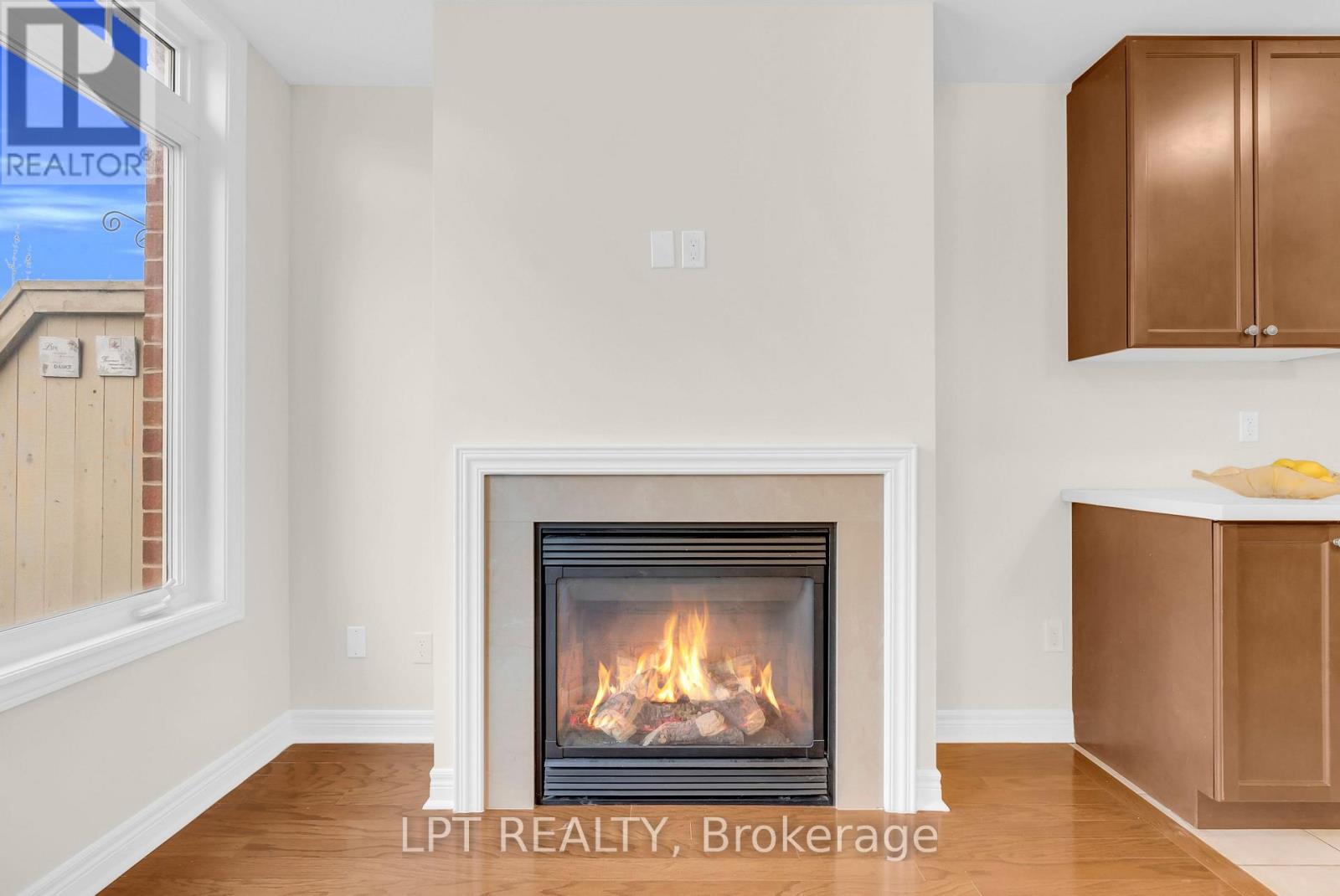 #4 3215 THOMAS STREET - 19