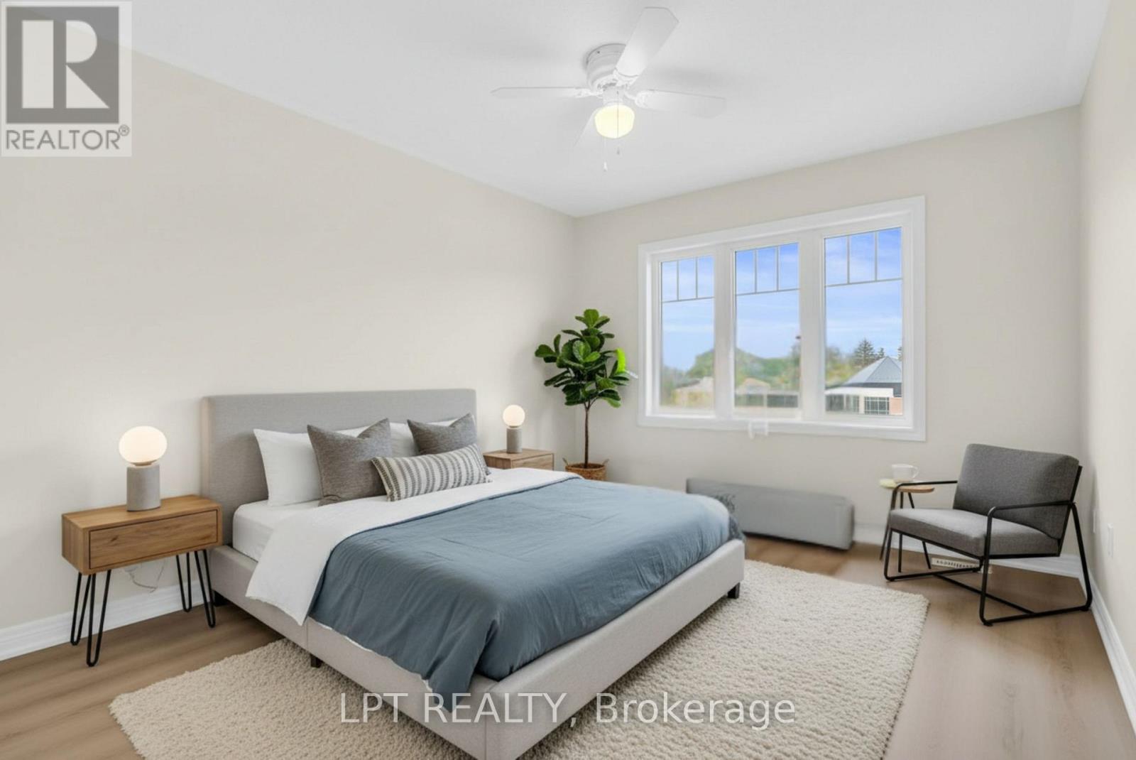 #4 3215 THOMAS STREET - 40