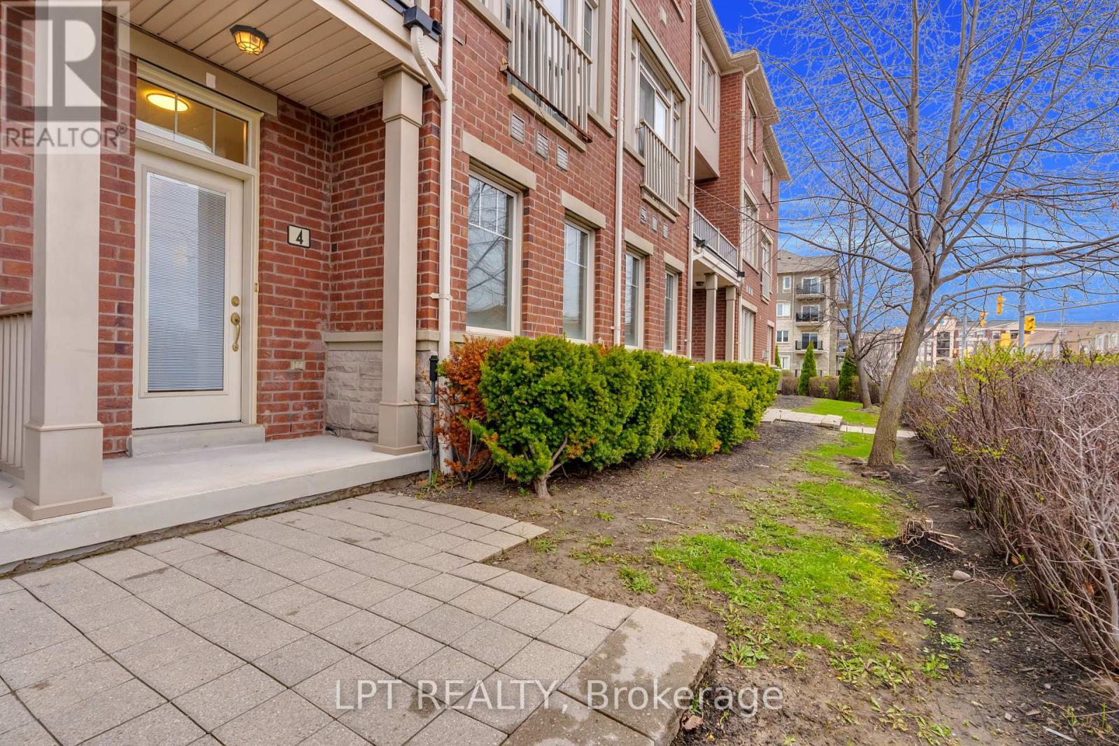 #4 3215 THOMAS STREET - 45