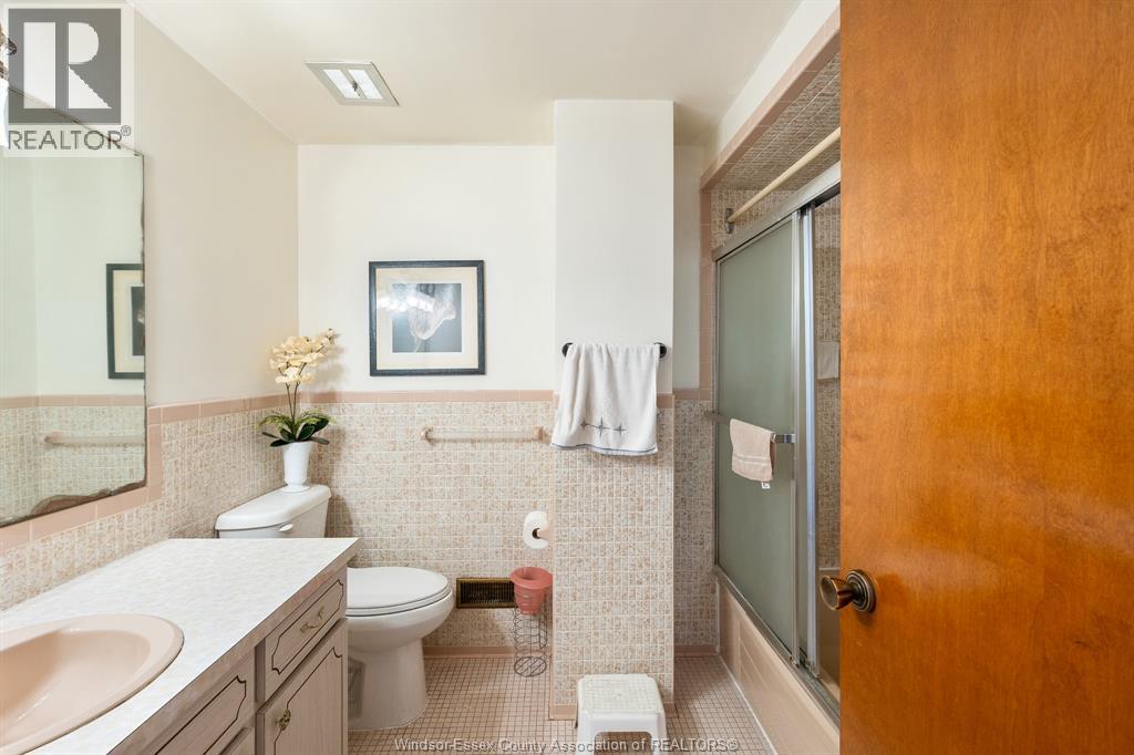 2563 ROSSINI BOULEVARD, Windsor, Ontario, N8W4R2 — Photo 4