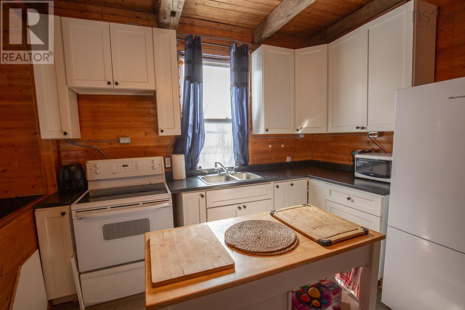 Property 2 of 37 of 107 UPPER PEMBROKE Road