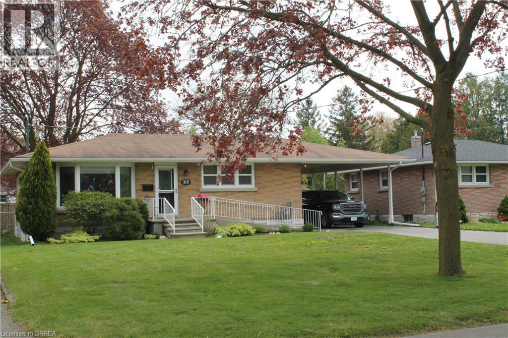 27 COLLINGDON Drive - 1