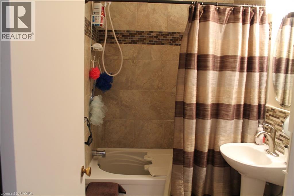 27 COLLINGDON Drive - 12
