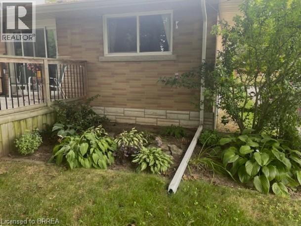 27 COLLINGDON Drive - 27