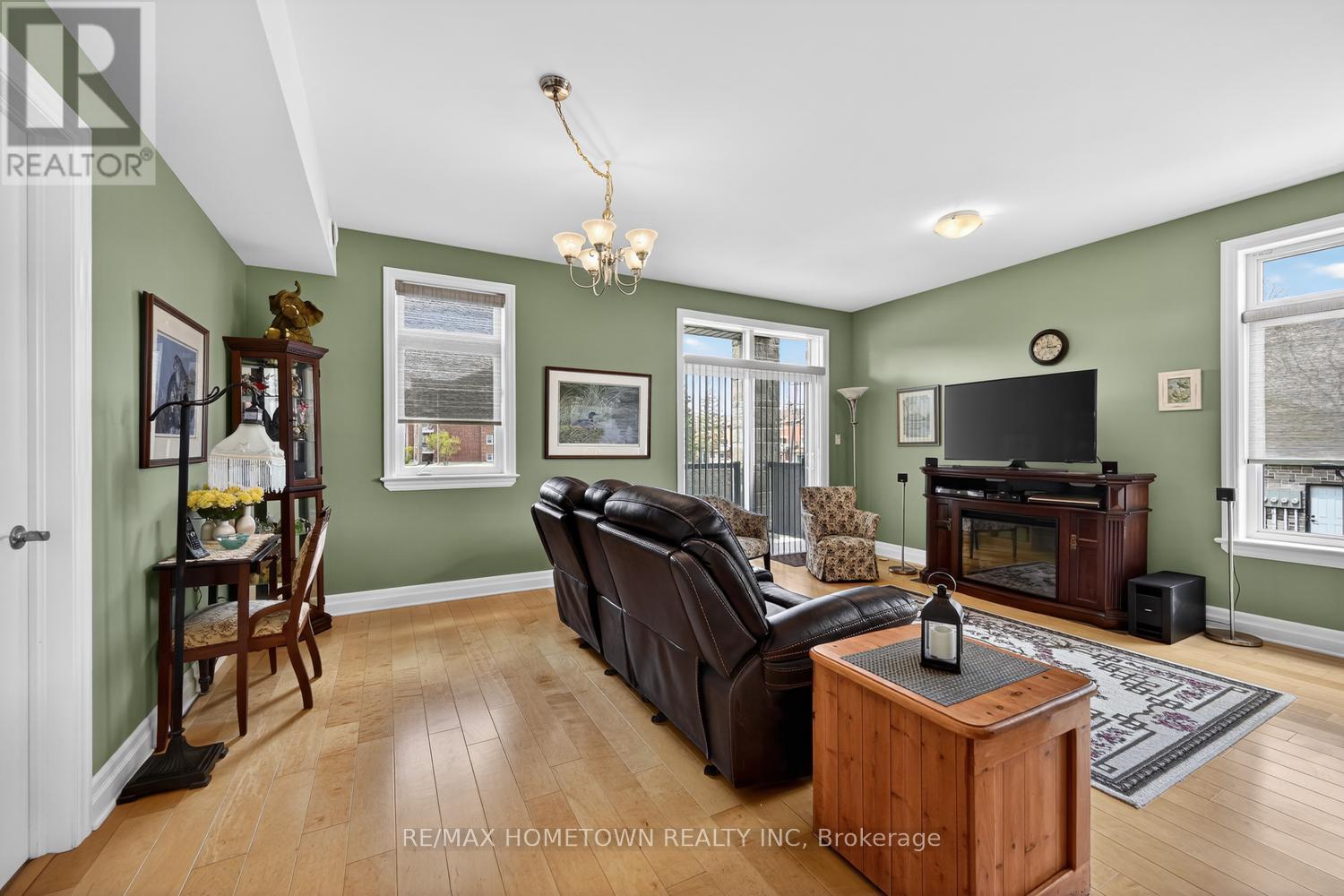 #101 1109 MILLWOOD AVENUE - 14