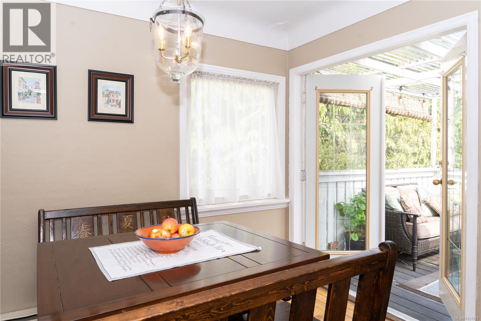  864 Selkirk Avenue, Esquimalt
