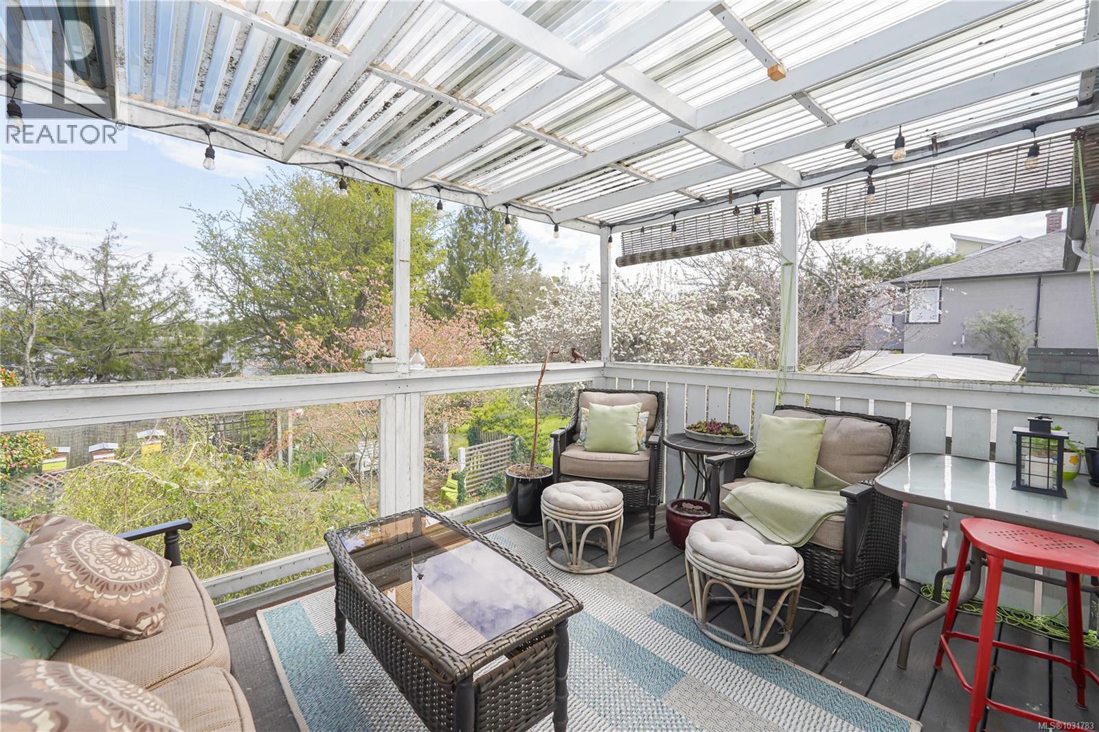  864 Selkirk Avenue, Esquimalt