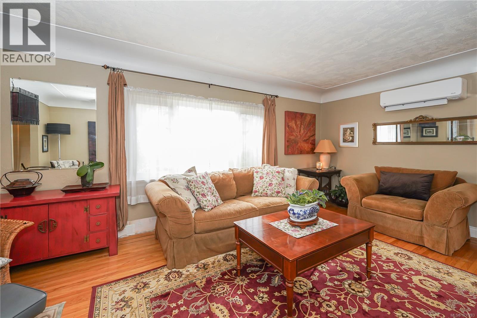  864 Selkirk Avenue, Esquimalt