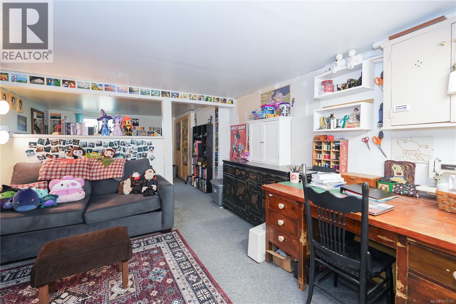  864 Selkirk Avenue, Esquimalt