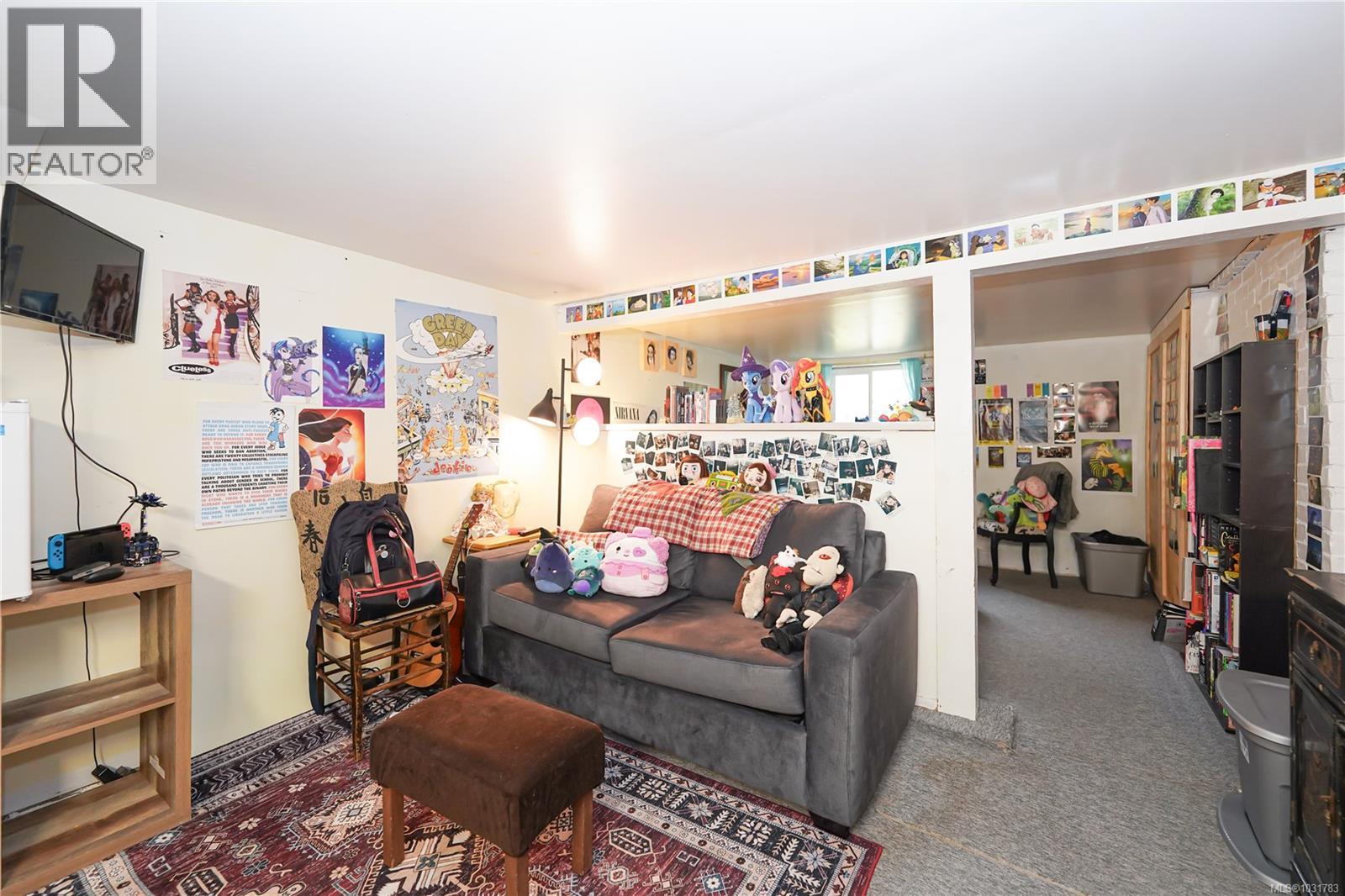  864 Selkirk Avenue, Esquimalt