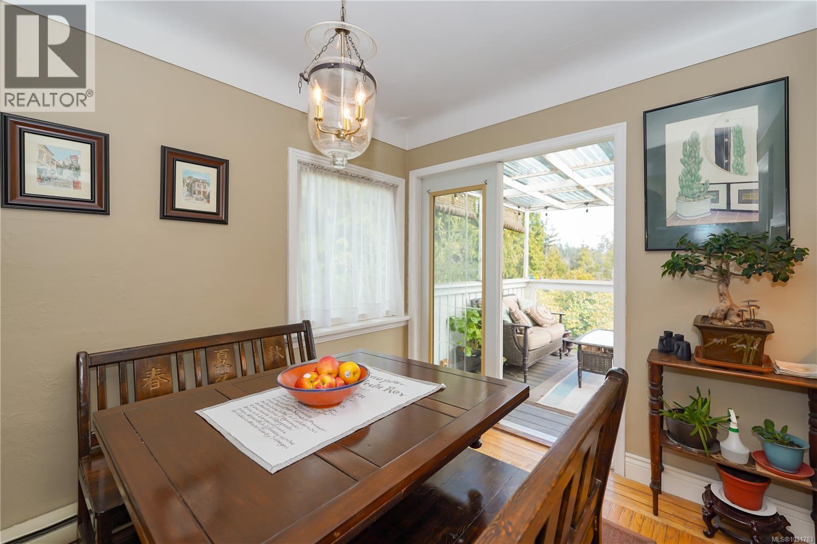  864 Selkirk Avenue, Esquimalt