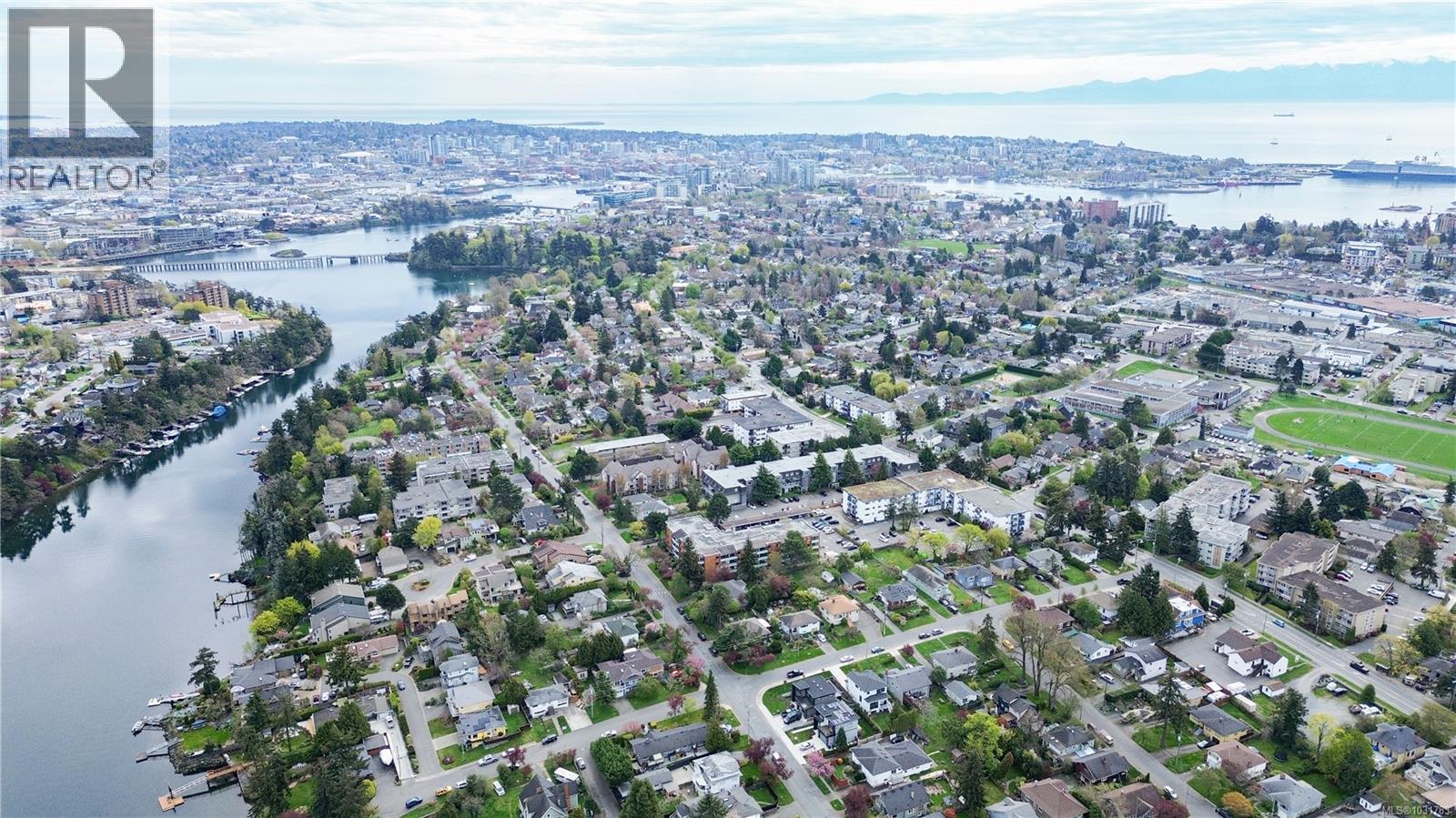  864 Selkirk Avenue, Esquimalt