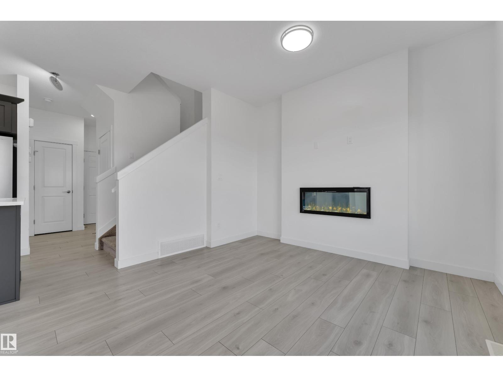 19734 29 AV NW, Edmonton