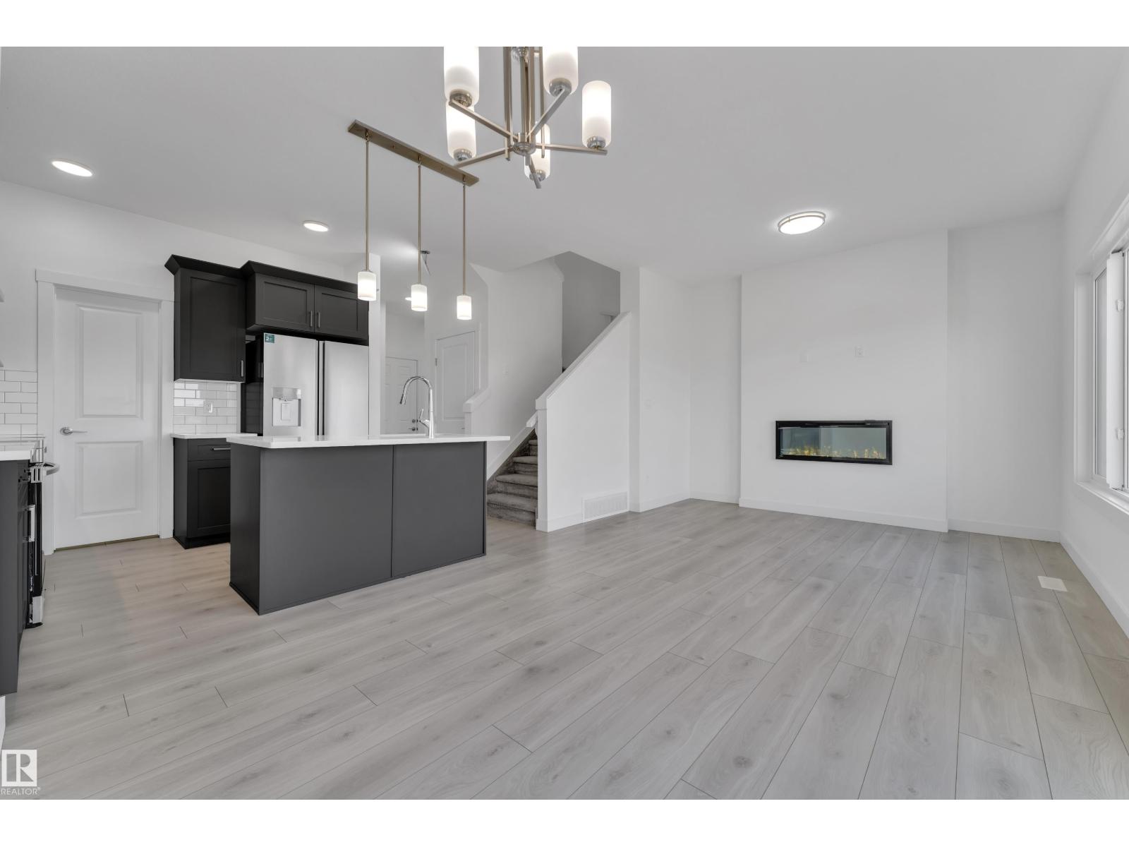 19734 29 AV NW, Edmonton