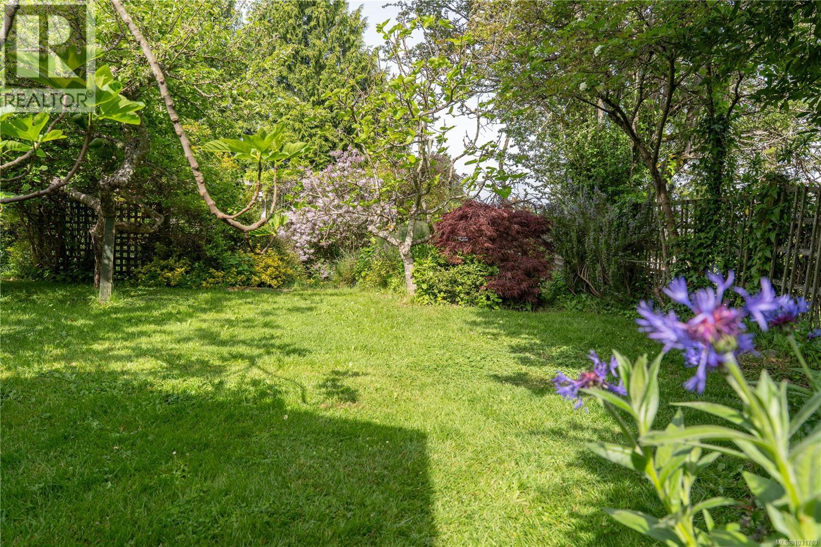  864 Selkirk Avenue, Esquimalt
