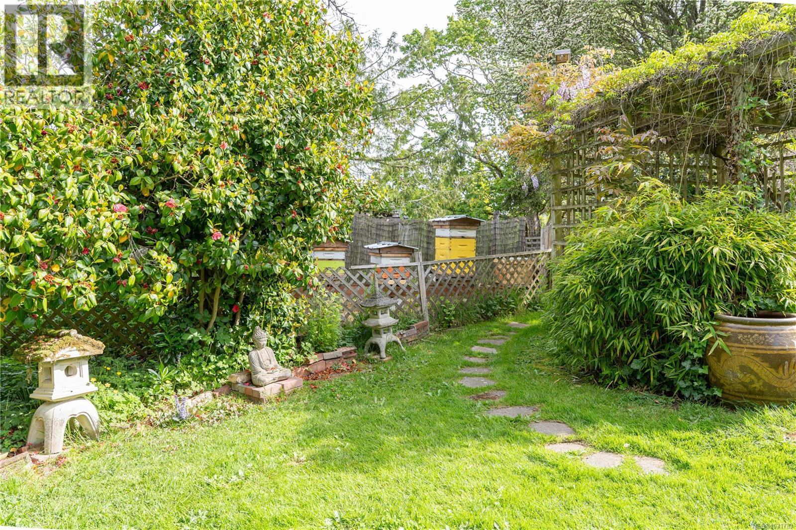  864 Selkirk Avenue, Esquimalt