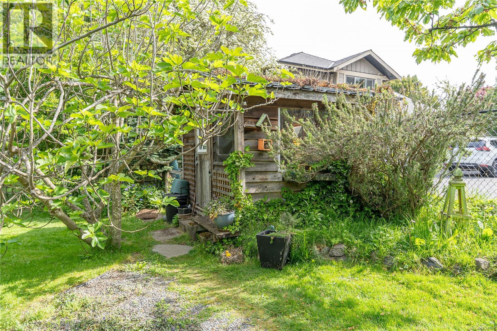  864 Selkirk Avenue, Esquimalt