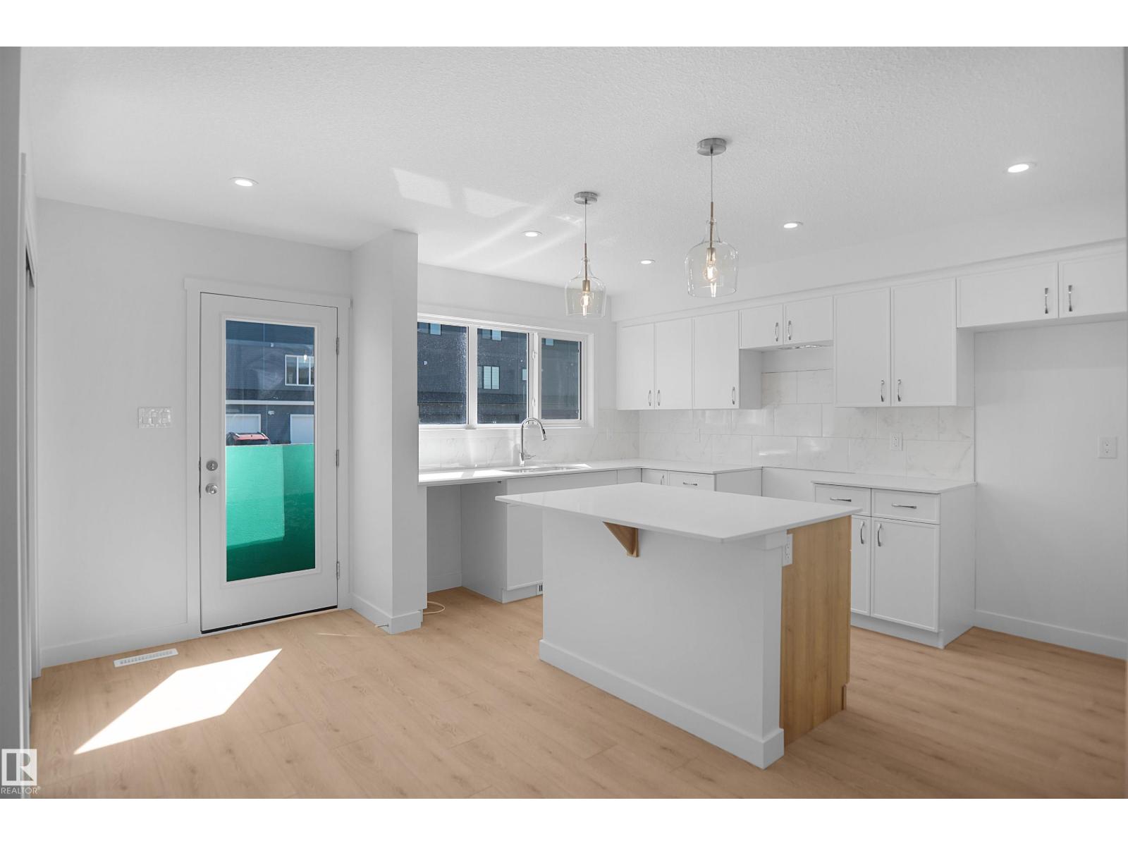 19451 22 AV NW - 9