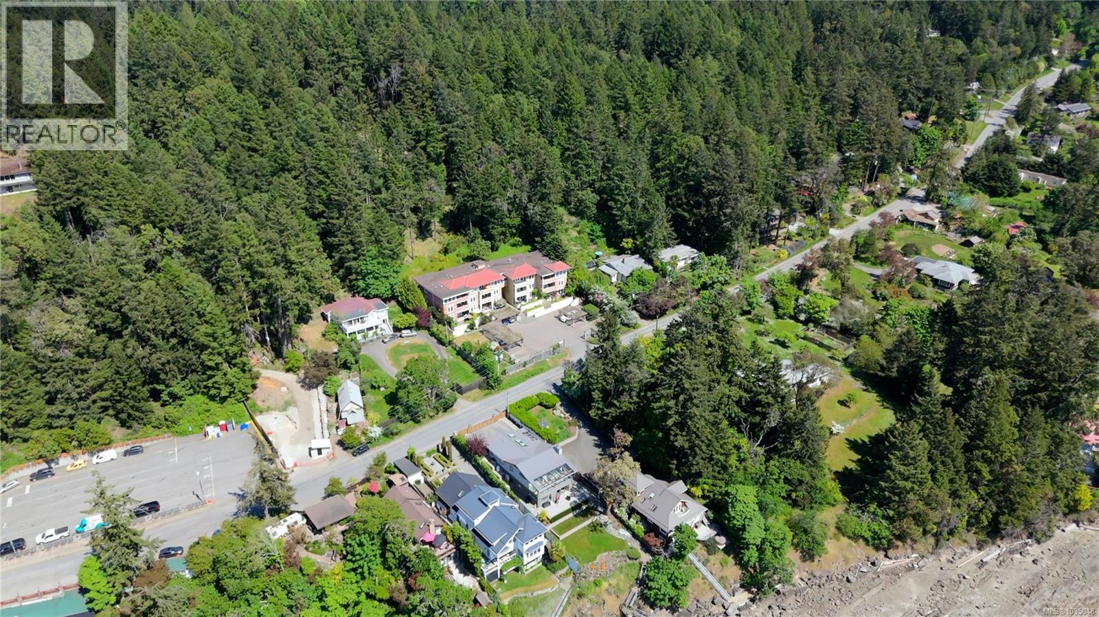 #11 770 Vesuvius Bay Rd - 28