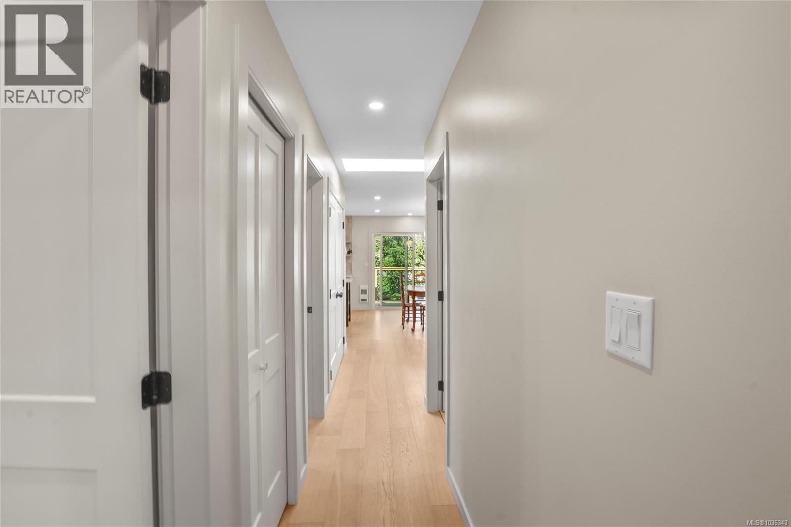  1071 Hyacinth Avenue, Saanich