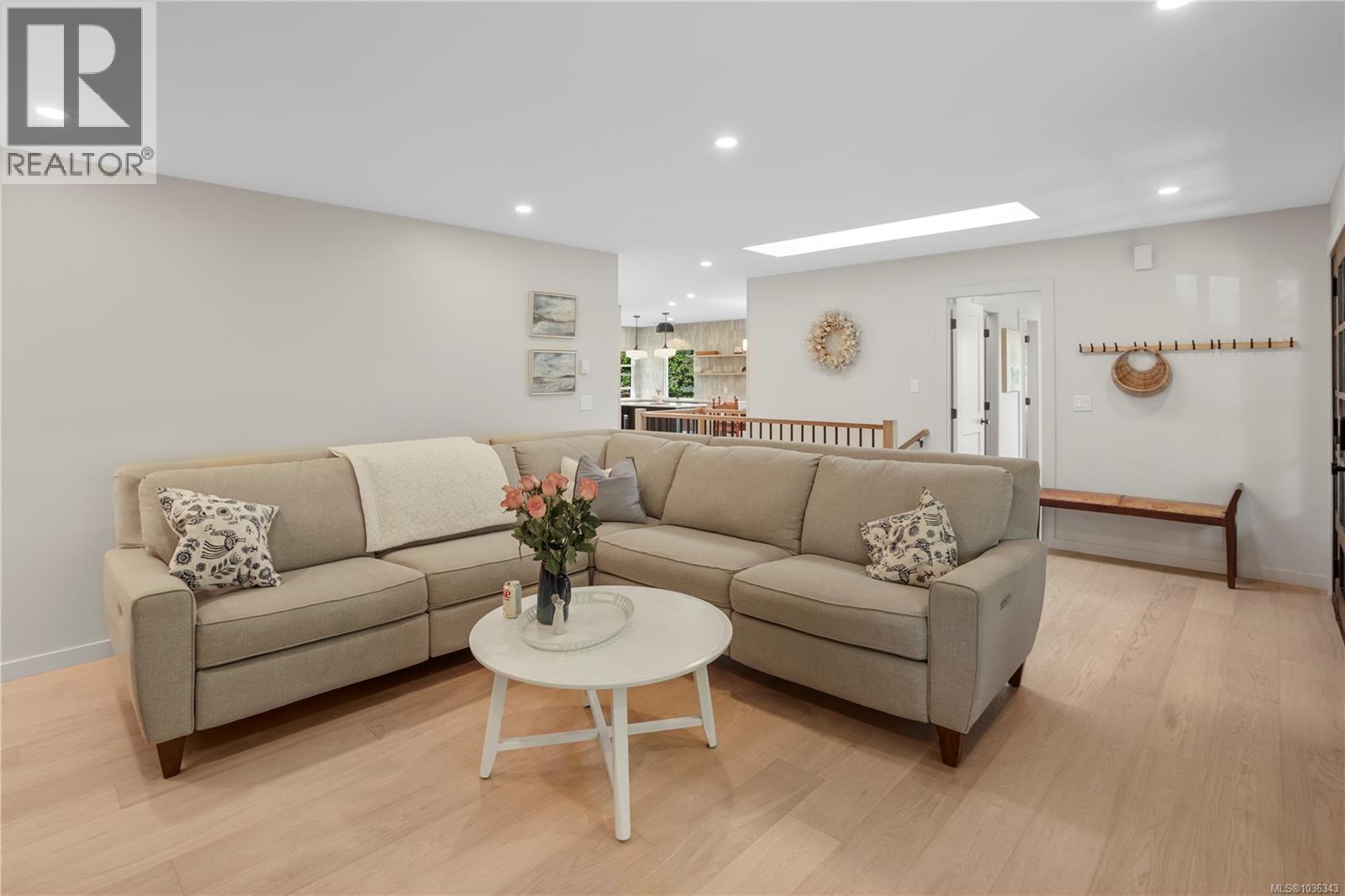 1071 Hyacinth Ave - 6