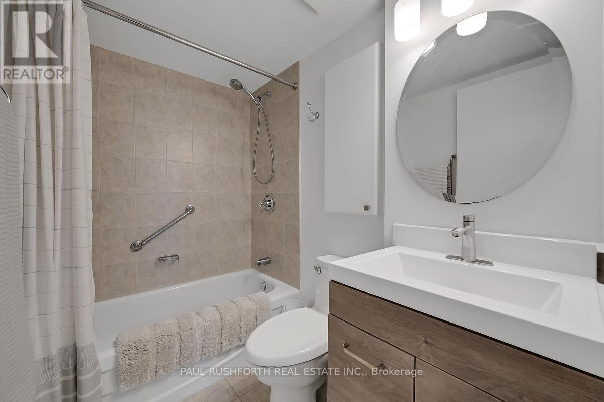 #903 160 GEORGE STREET - 18