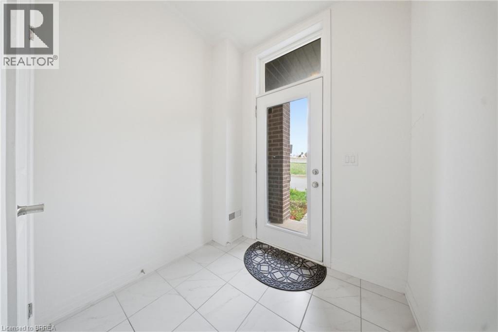 #107 585 COLBORNE Street - 8