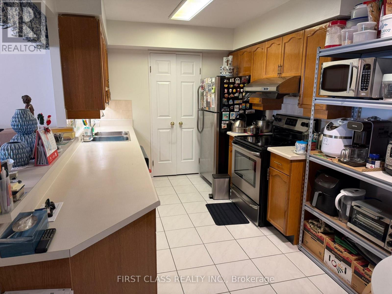 #708 175 BAMBURGH CIRCLE - 3