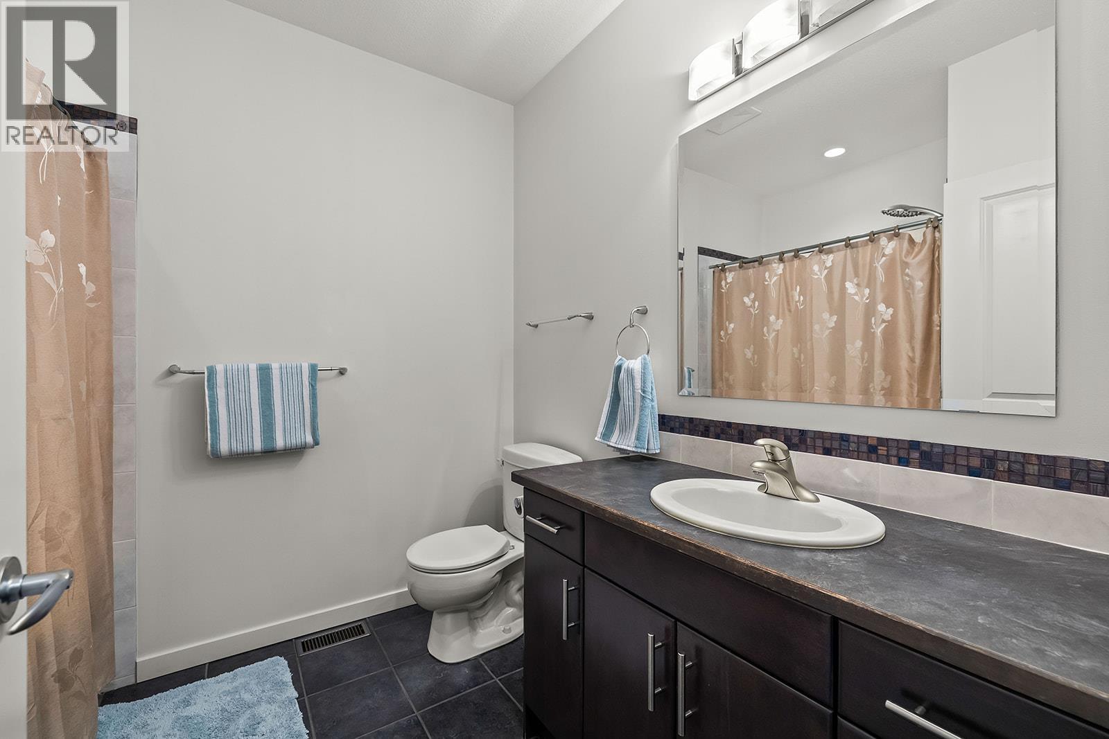 6498 Sherburn Road, Peachland