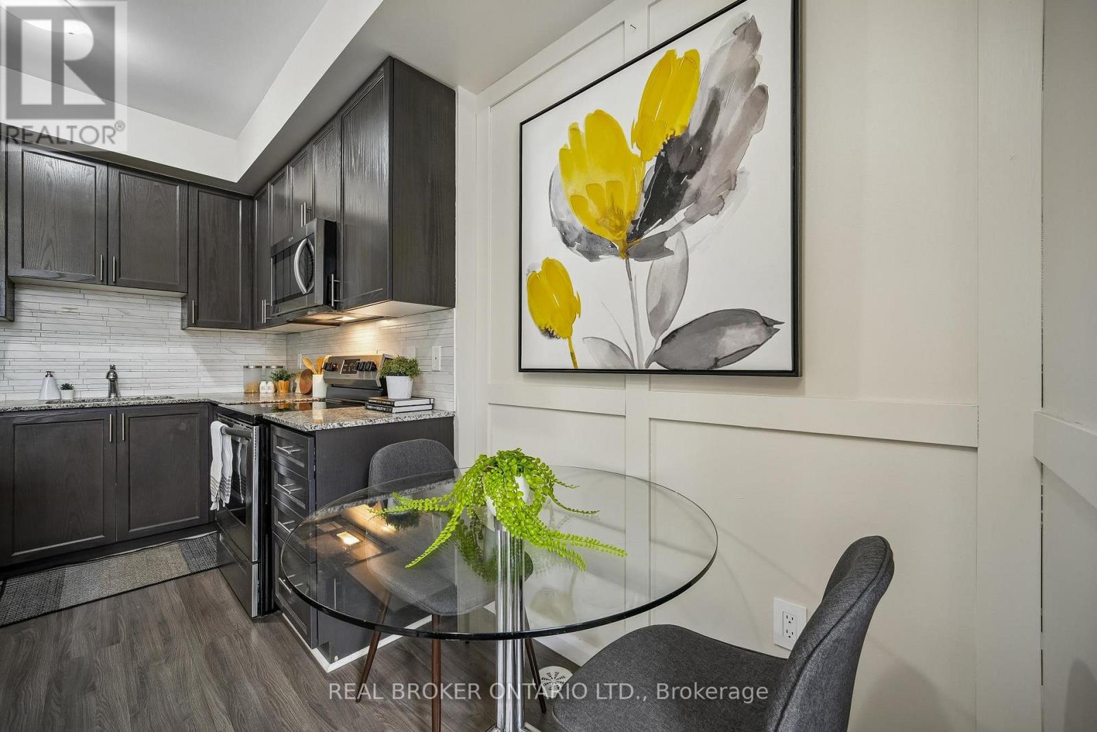 #46 26 FIELDWAY ROAD - 11