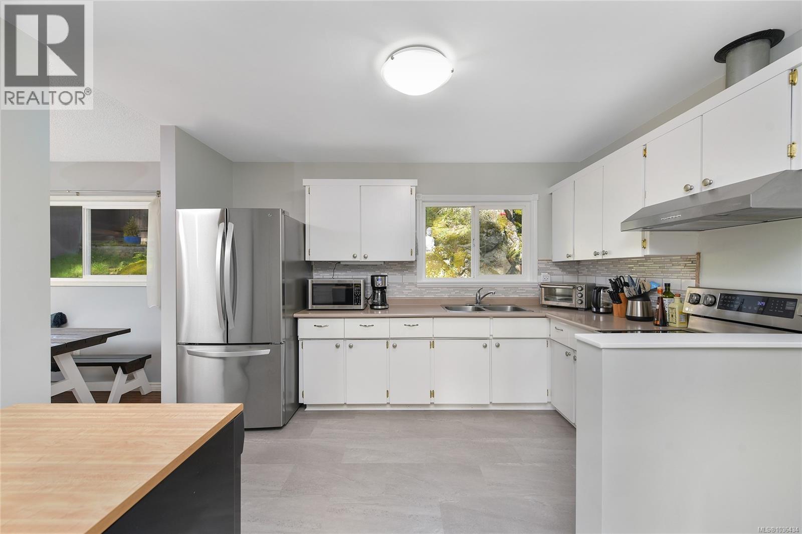 600 PHELPS Ave - 15