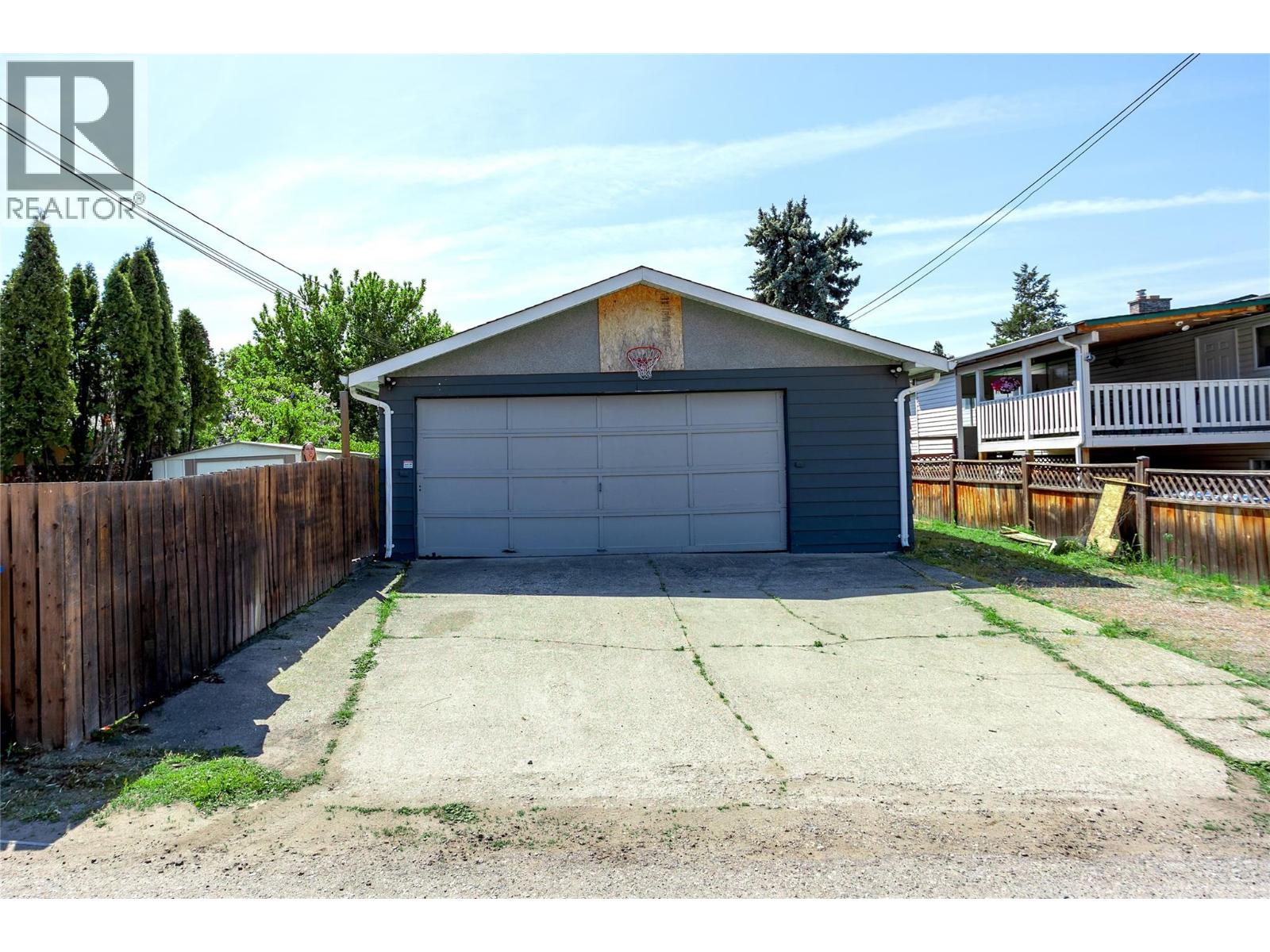  530 Roanoke Avenue, Kelowna