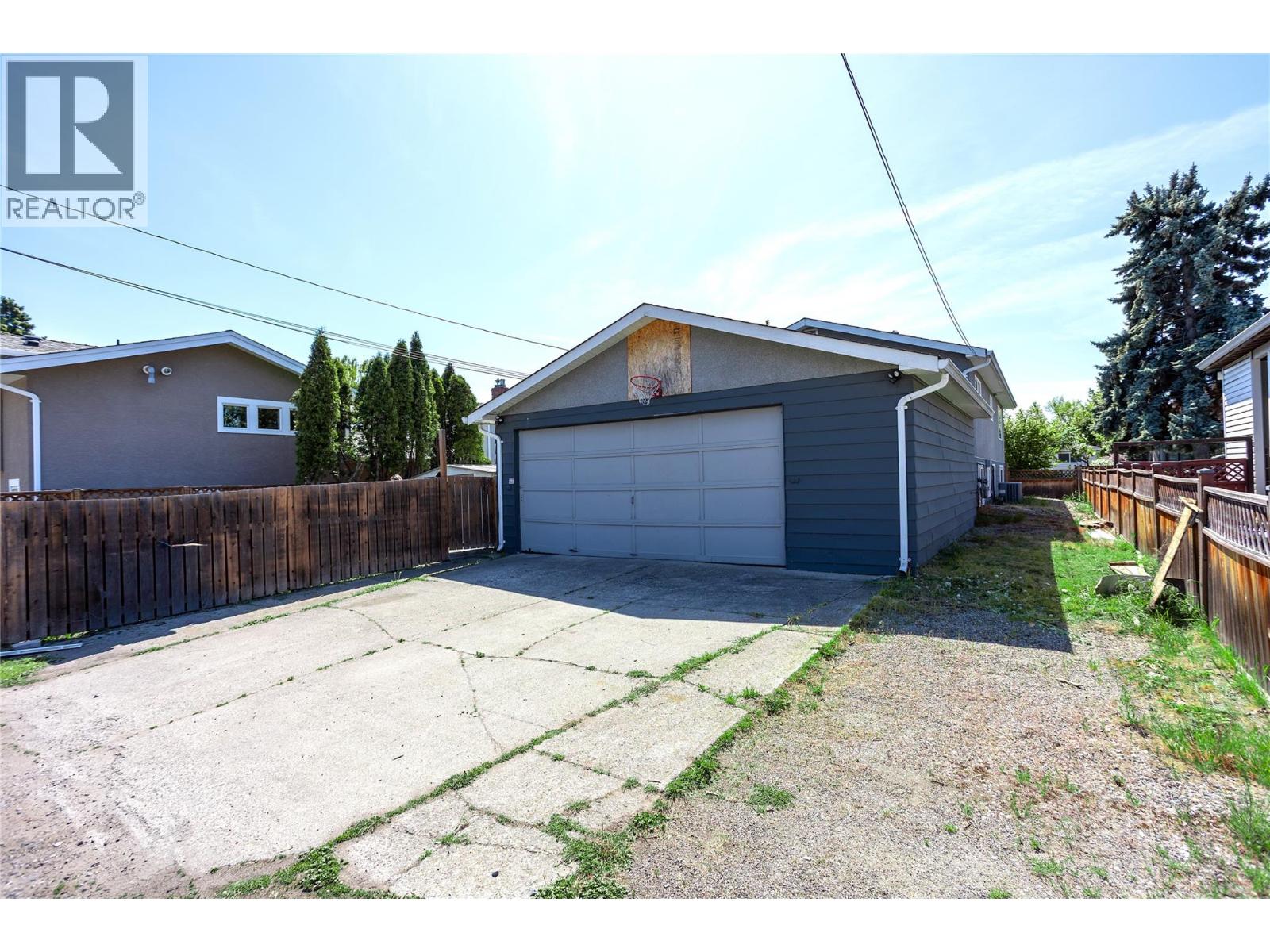  530 Roanoke Avenue, Kelowna
