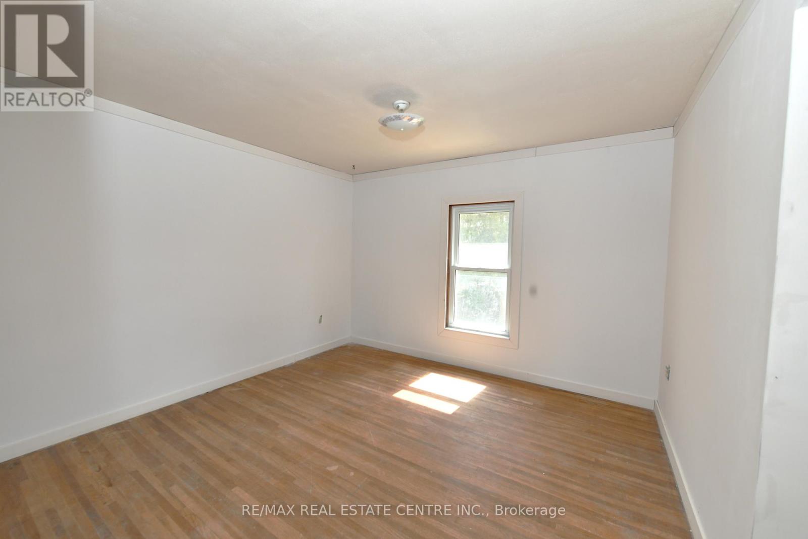 540 WELLINGTON AVENUE S - 13