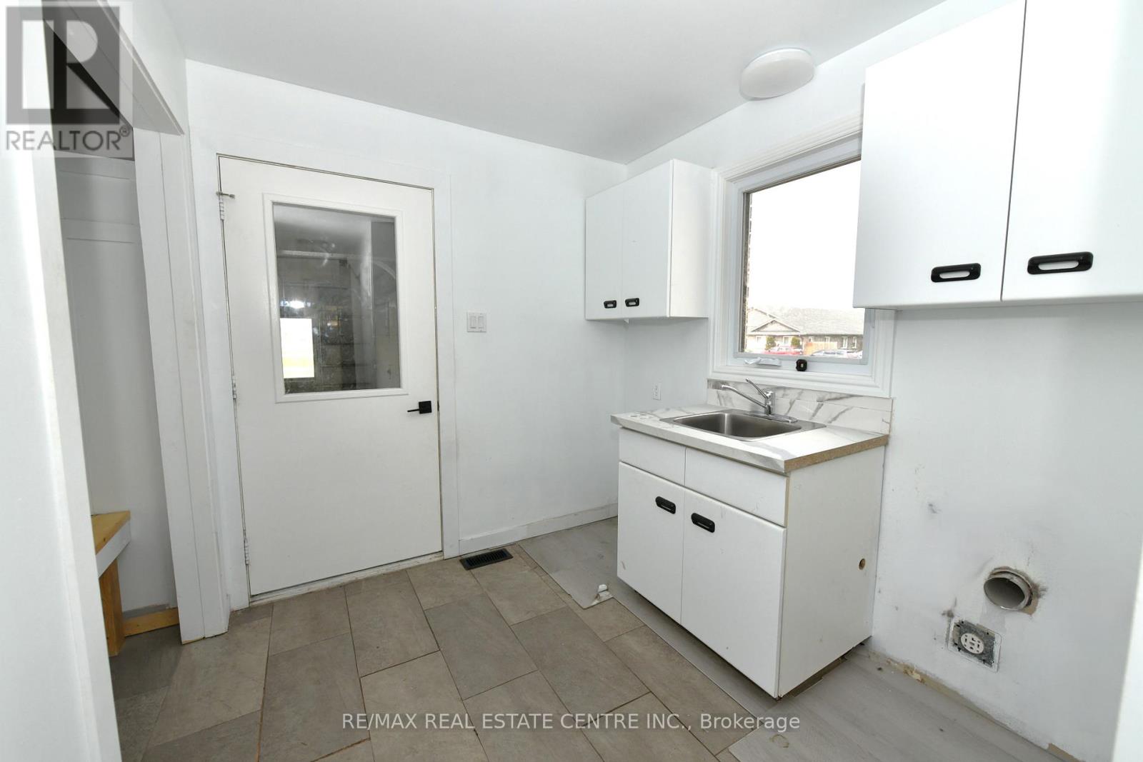 540 WELLINGTON AVENUE S - 8