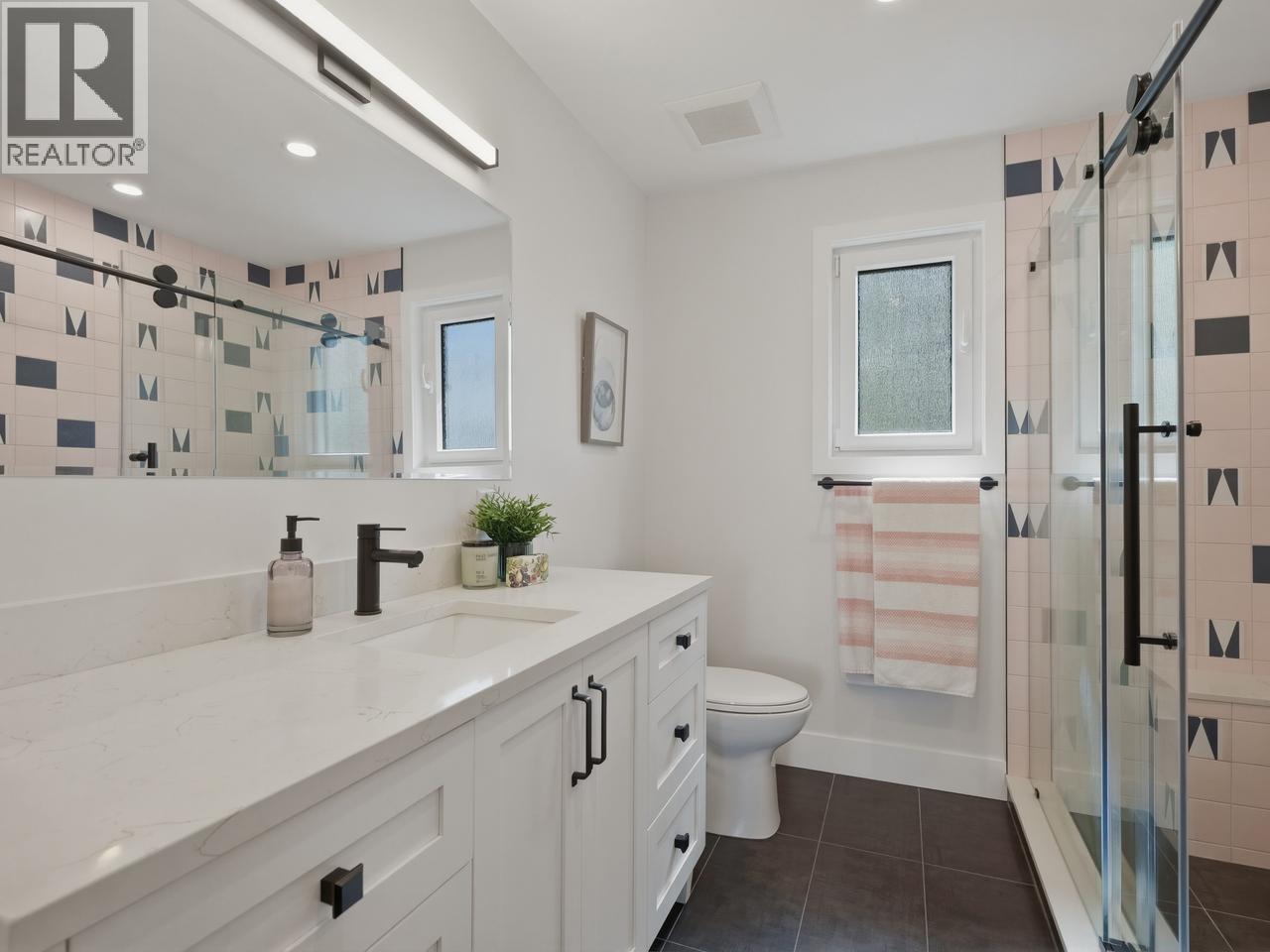 4 Bed, 3 Bath House for Sale in Burnaby – 7514 12TH AVENUE, Burnaby - Image 24